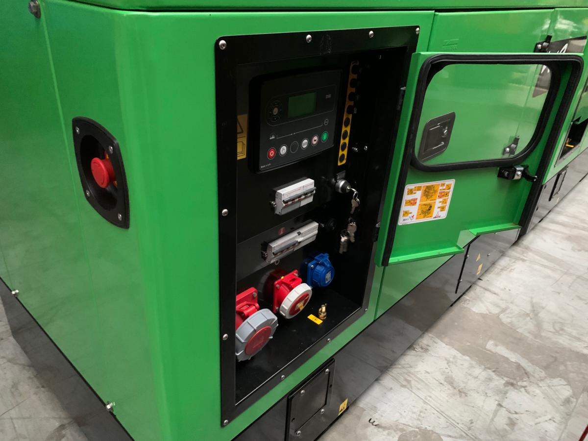 Ersatzstromgenerator Als Stromaggregat 30 KVA Mit Deutz Motor