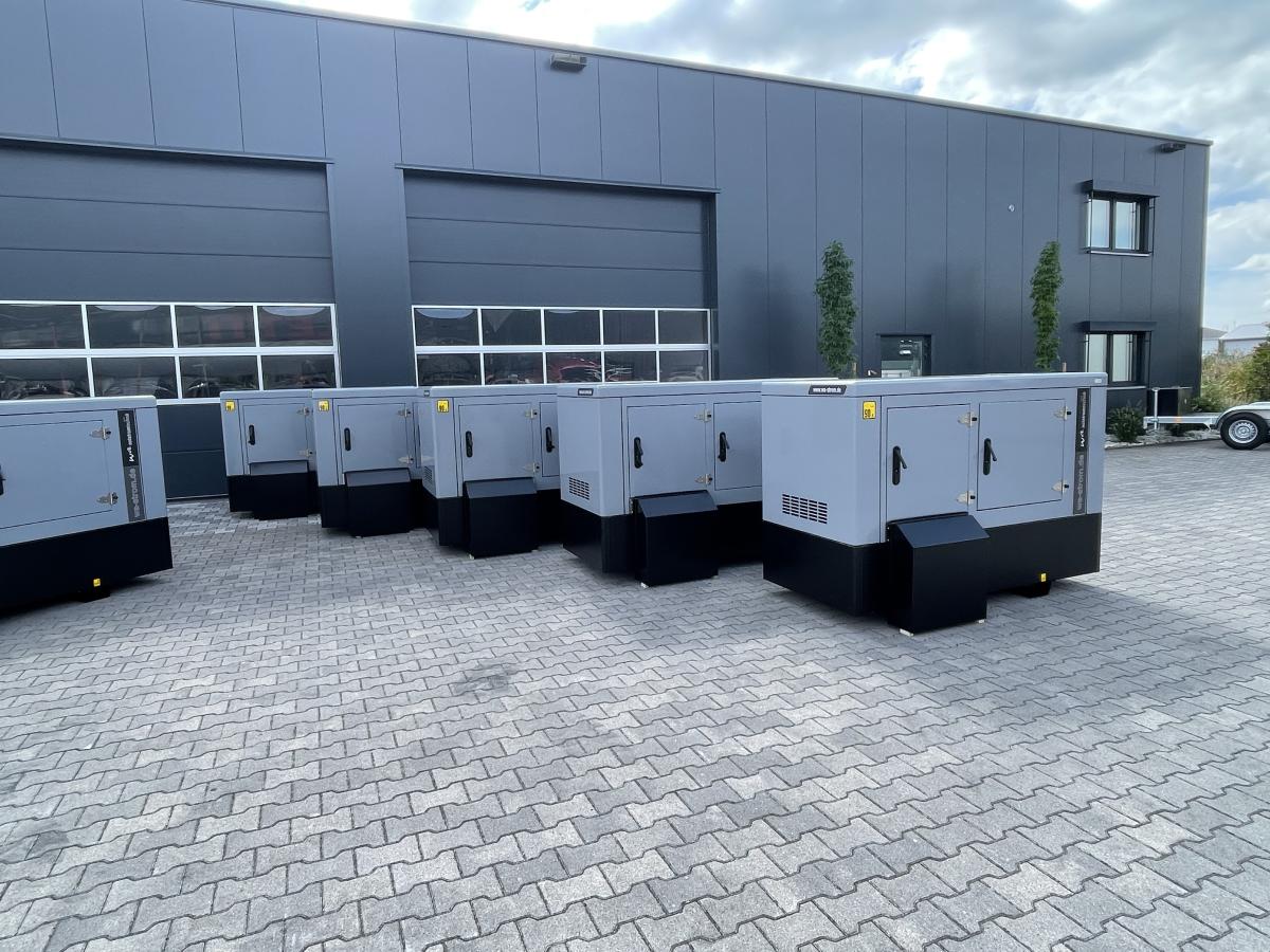 VERKAUFT Sabotagesicheres RC 2 Notstromaggregat 13 KVA Mit Interner 